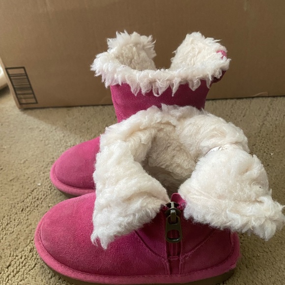 Girls Koolaburra Boots - Picture 10 of 11